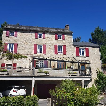 Maison D'Hotes "La Pierre Pointue" Saint-Léons Exteriér fotografie